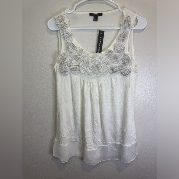 Espresso Tops - Espresso NWT Women’s Y2K Elegant White Sleeveless with Floral Accents Top Size L